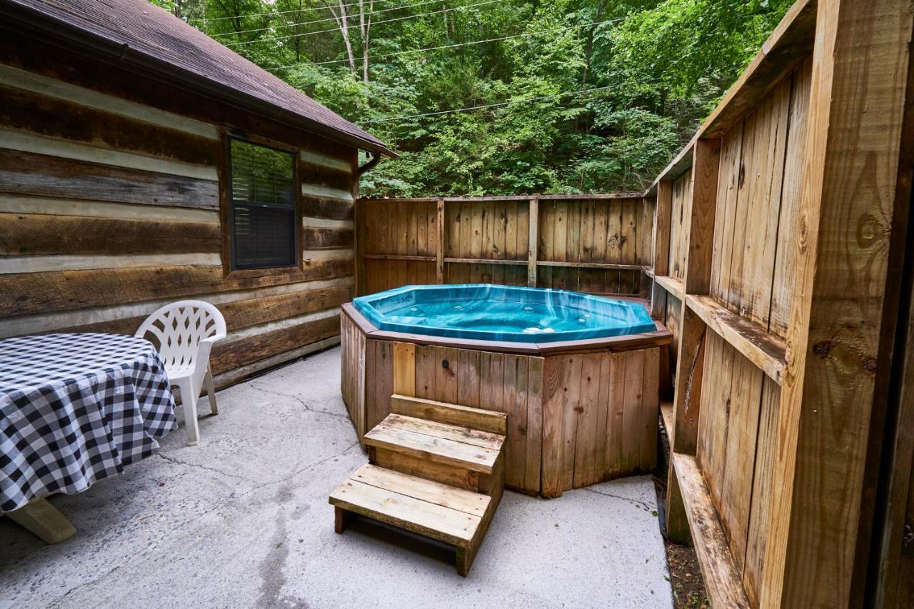 A Cabin In The Woods Pigeon Forge Buitenkant foto